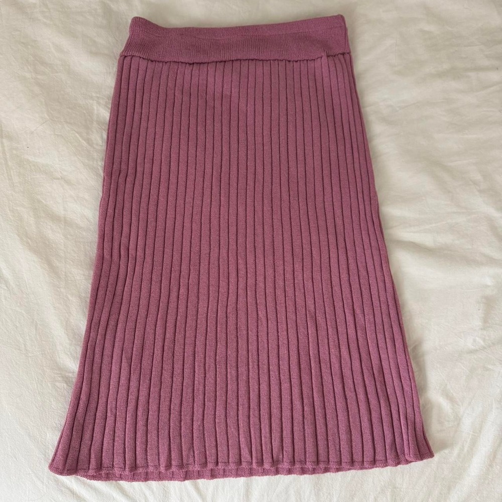 Pink ribbed midi skirt